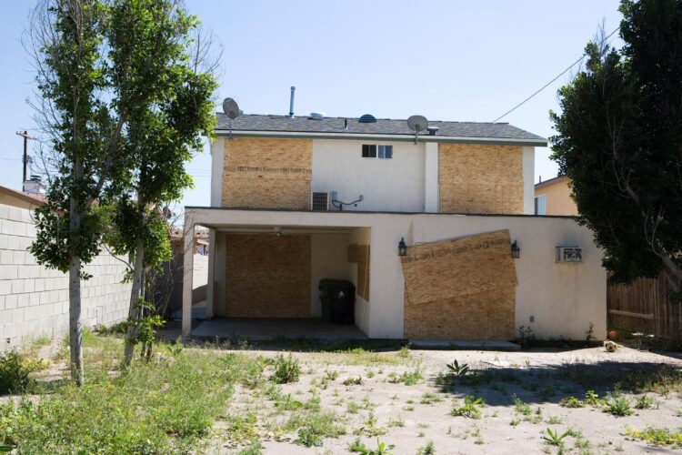Managing-Asbestos-Home-Building