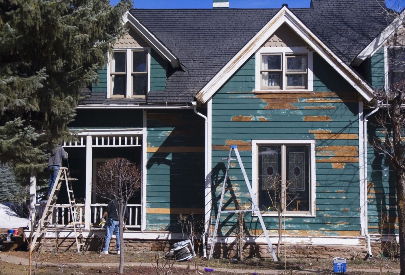 how-do-professionals-handle-older-homes-with-lead-based-paint-zota